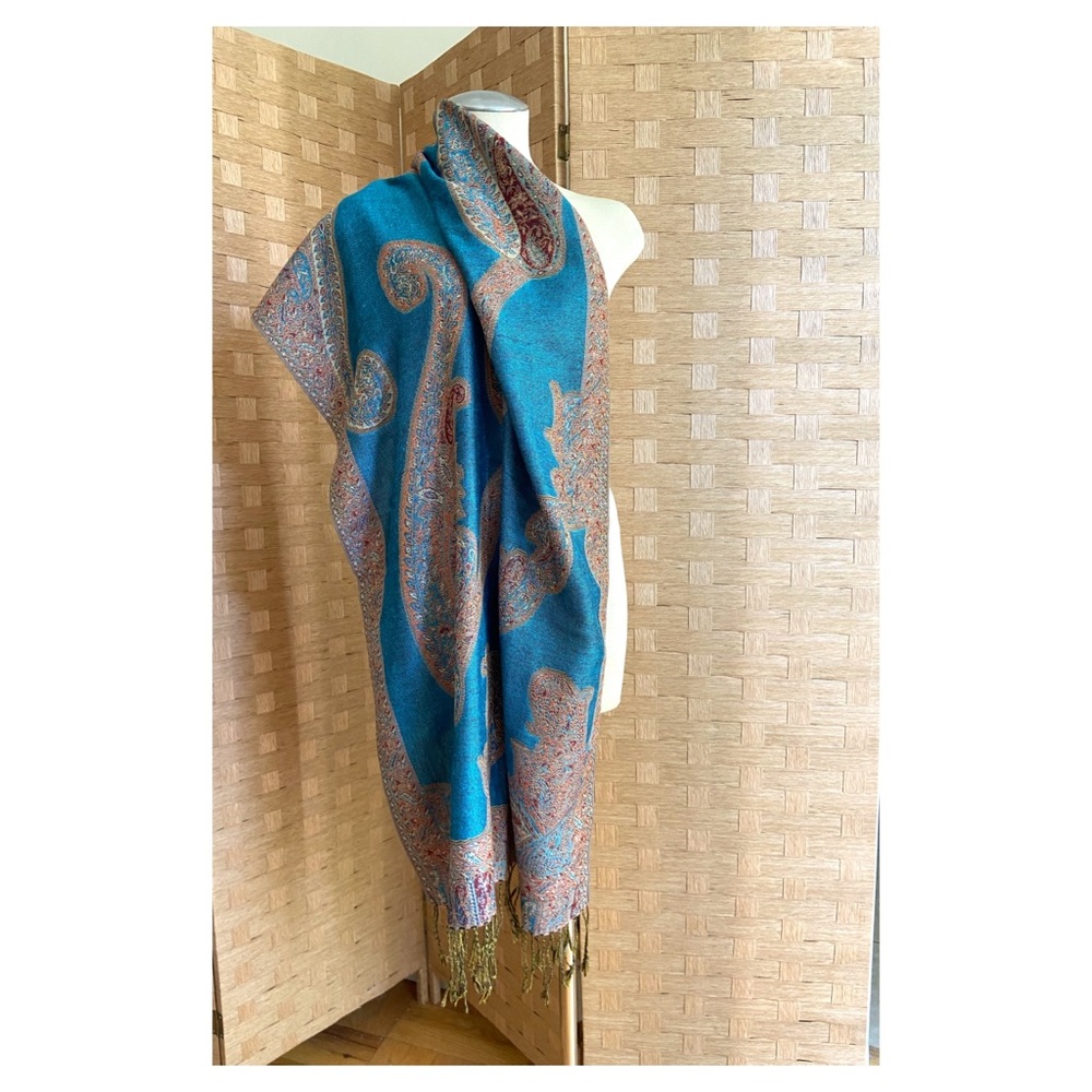 Turquoise Paisley Patterned Pashmina - Picture 5 of 6